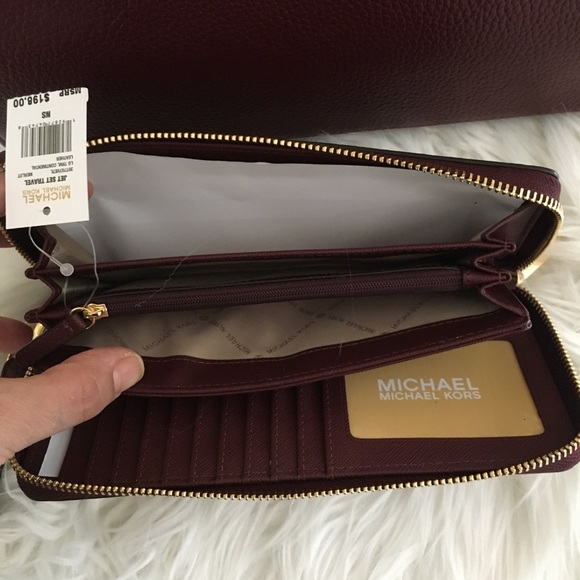 Michael Kors jet set  Merlot continental wallet - Picture 7 of 8